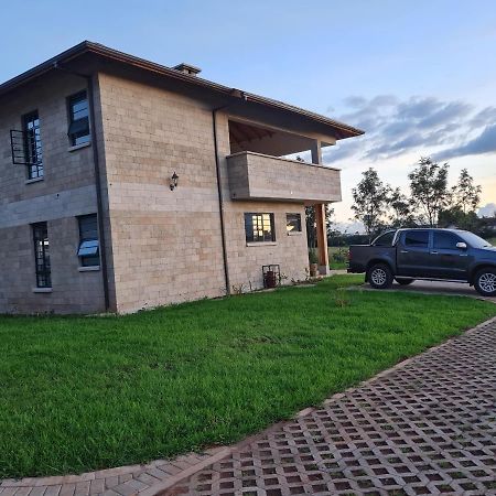 The Landing Nanyuki Cottages מראה חיצוני תמונה